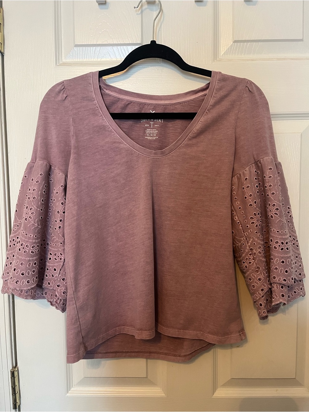 American Eagle Outfitters Medium Mauve Eyelet Bell Sleeve Tee Boho